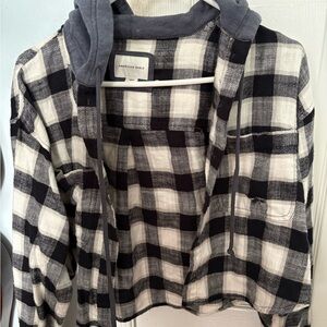 American Eagle Black and White Plaid Hoodie Flannel Top Cropped